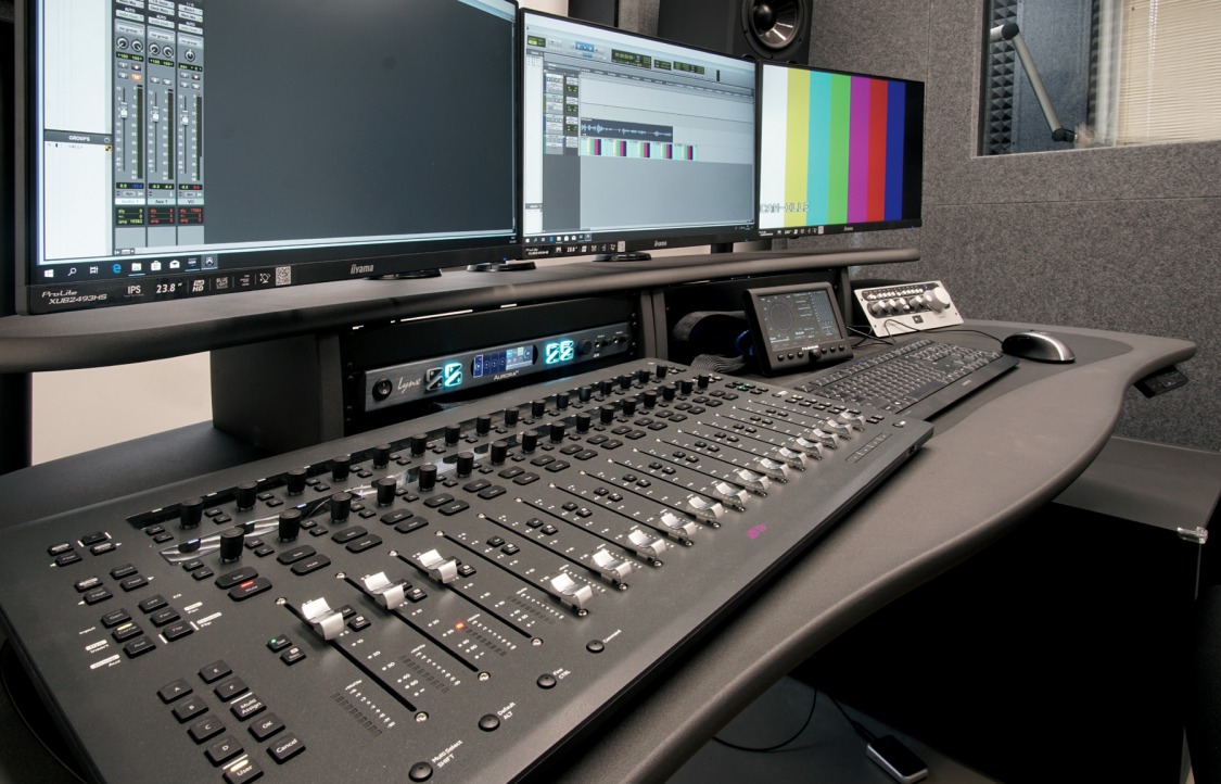 Audionabewerking studio voor video productiebedrijf